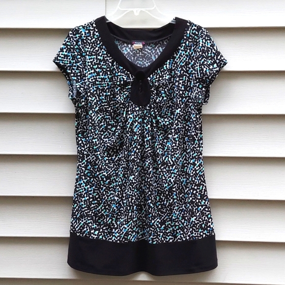 Cocomo Tops - Cocomo blouse. Size L.